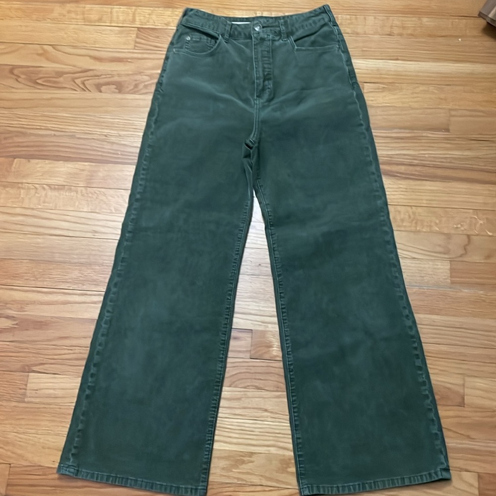 Wide-Leg High-Rise Pants in Forest Green